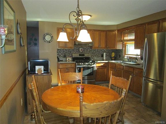 2nd image of 665 Hartley Dr