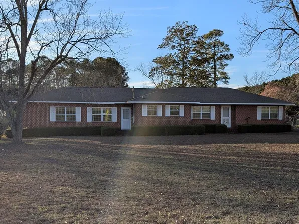 714 S Main St, Headland, AL 36345