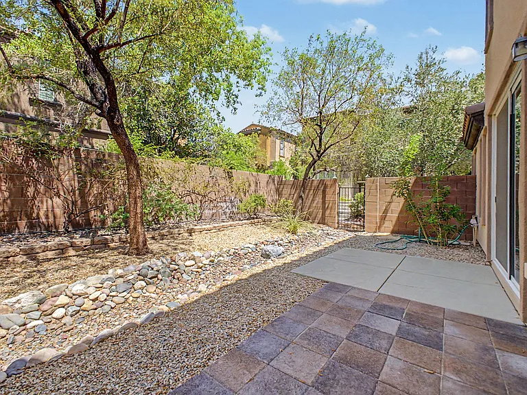 2435 Cordoba Bluff Ct — Photo 34