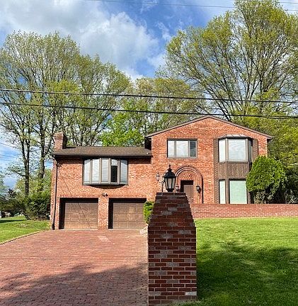 2nd image of 2429 Tanglewood Dr