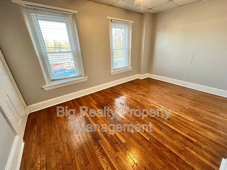 235 E Main St #2F — Photo 4