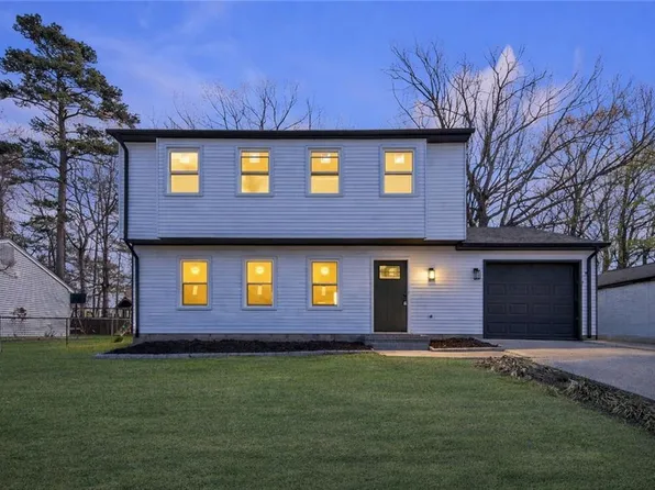 962 Red Oak Cir, Newport News, VA 23608