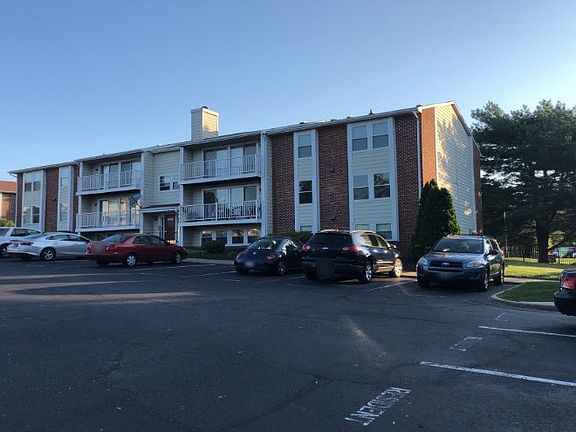 3rd image of 8408 Donovan Ct