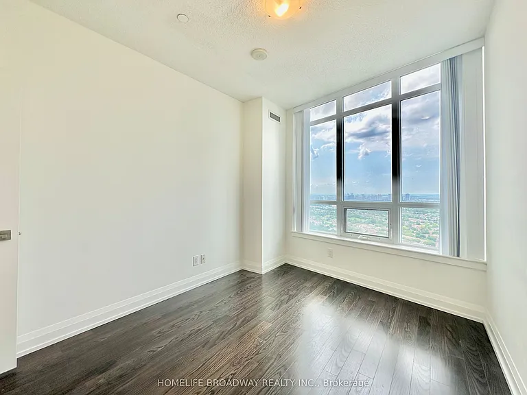 7161 Yonge St #2833 — Photo 17