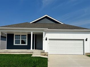 2104 N 7th St, Indianola, IA 50125