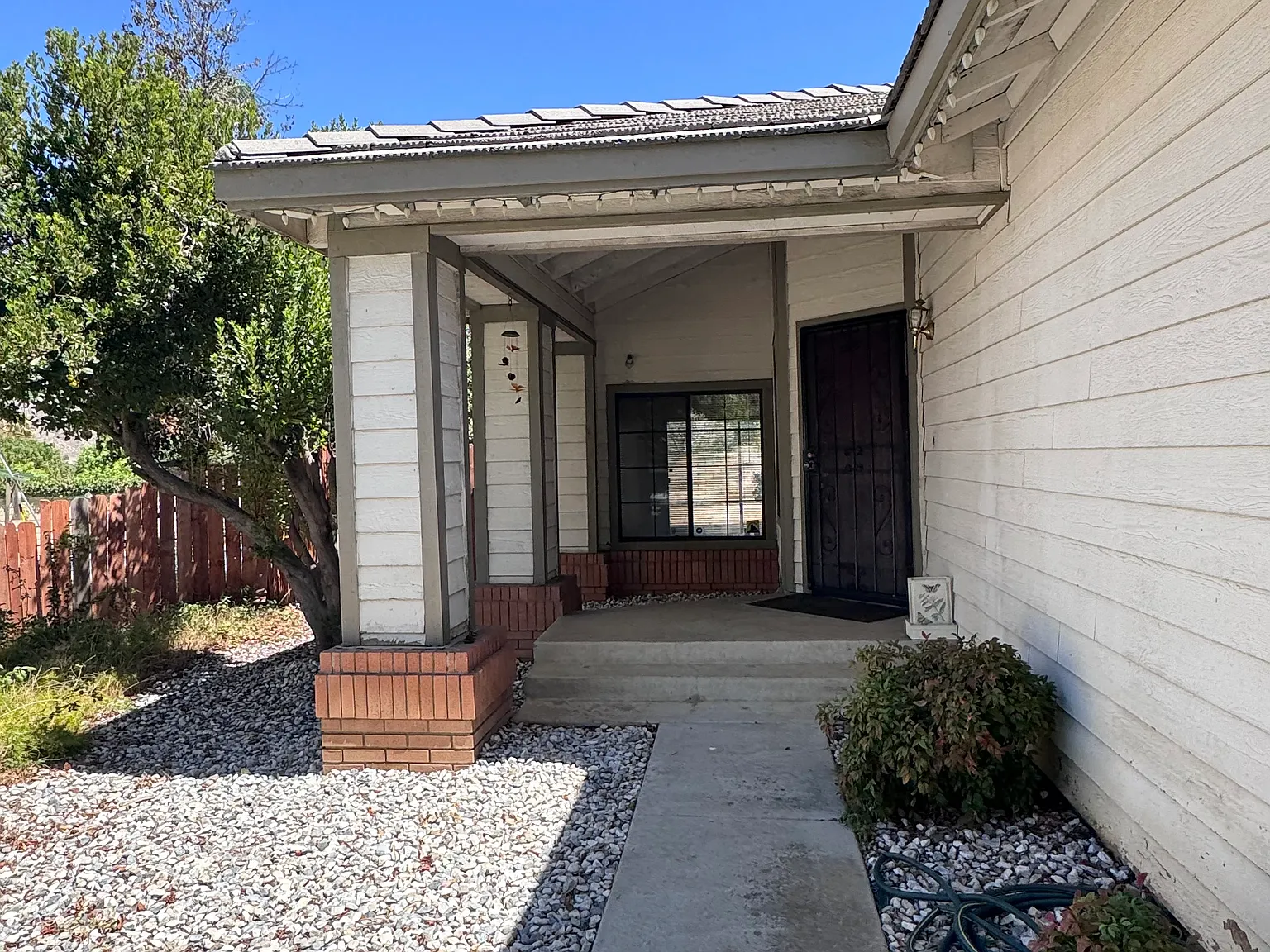 4 bed, 2358 sqft, $3,395 — Photo 3