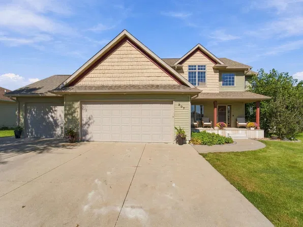207 Quail Dr, Hudson, IA 50643