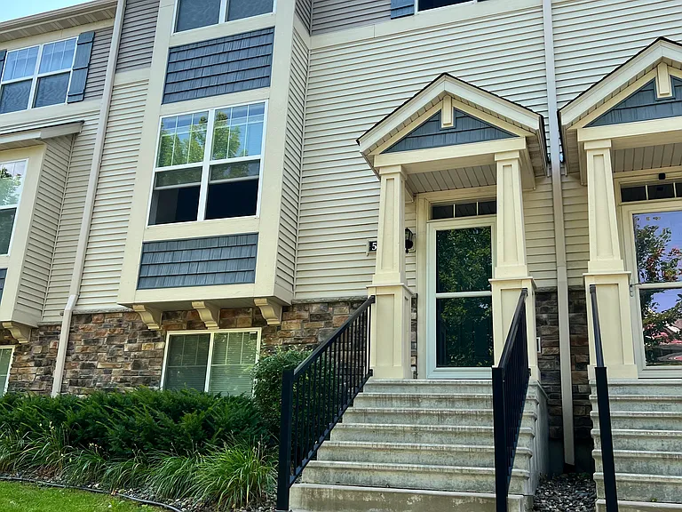 5158 95th Ln N — Photo 1