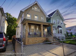 24 Bond St, Staten Island, NY 10302