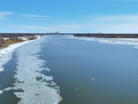 5th image of 3605 River Rd