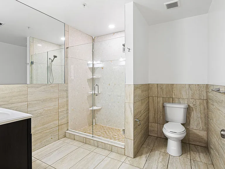3421 Richmond St #202 — Photo 24