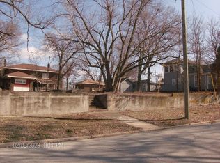 318 N 5th St, Neodesha, KS 66757