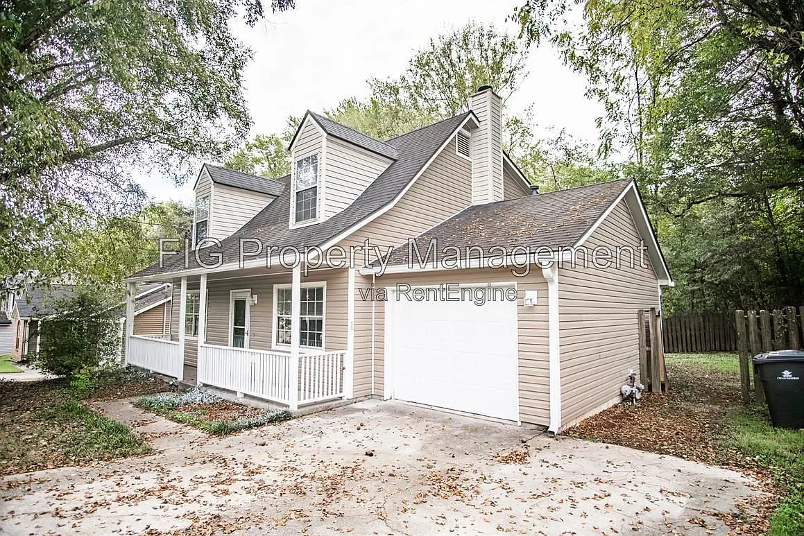 3 bed, 2.0 bath, 1350 sqft, $2,095 — Photo 1