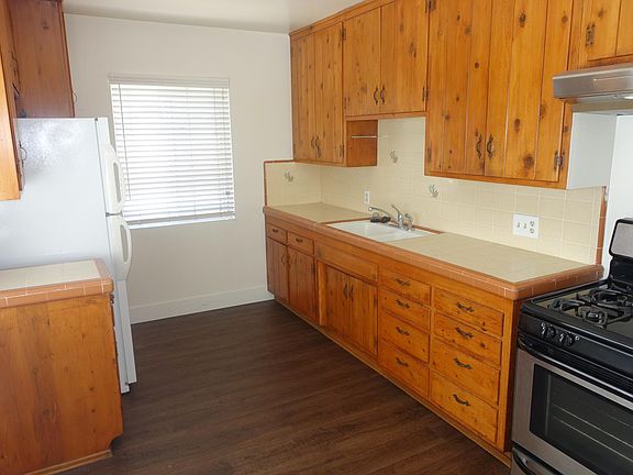 4th image of 3114 1/2 Dickens St