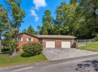 105 Ivy Ln, Clinton, TN 37716