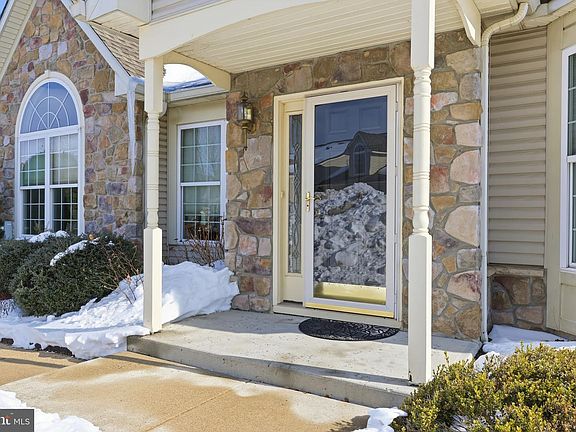 2nd image of 212 Shady Brook Dr #283