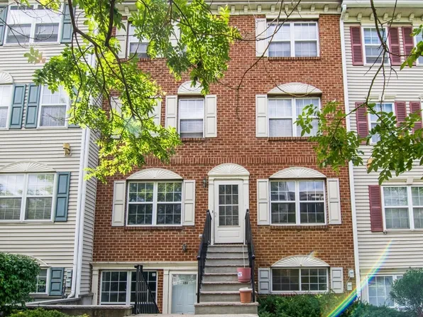 49A Wickliffe St, Newark, NJ 07103