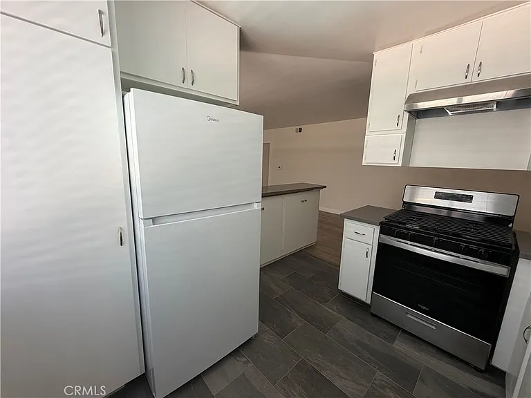 4358 Mammoth Ave #10 — Photo 8