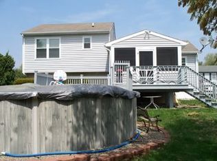 13 Country Ln, Newark, DE 19702