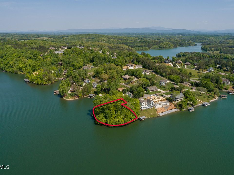 1st image of 228 W Cove Dr
