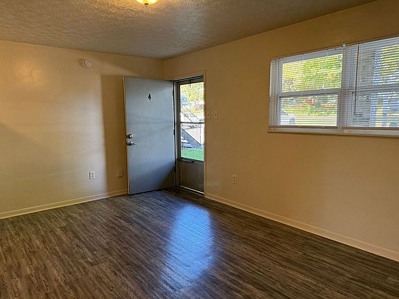 3rd image of 3216 Garden Dr #3216G-04