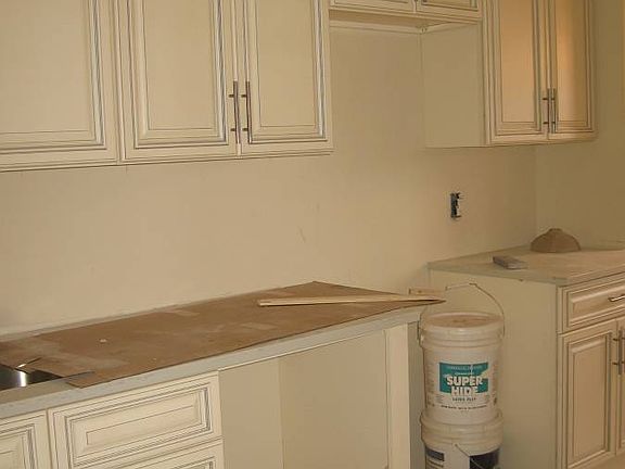 4th image of 1476 Saint Lawrence Ave Two Fam Sale