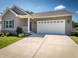 1449 W 39th St, Davenport, IA 52806