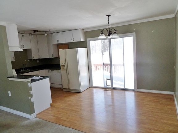 3rd image of 762 Manzano Dr