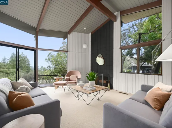 92 Evergreen Dr, Orinda, CA 94563