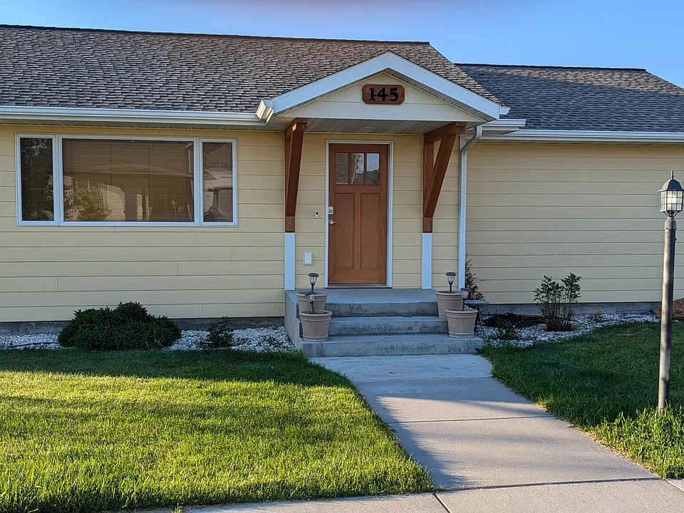 145 Forest Grove Ln