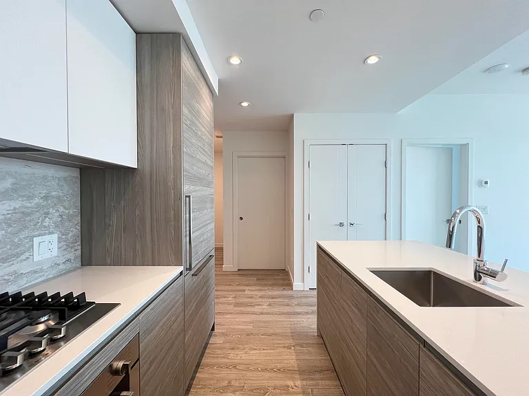 680 Quayside Dr #802 — Photo 12