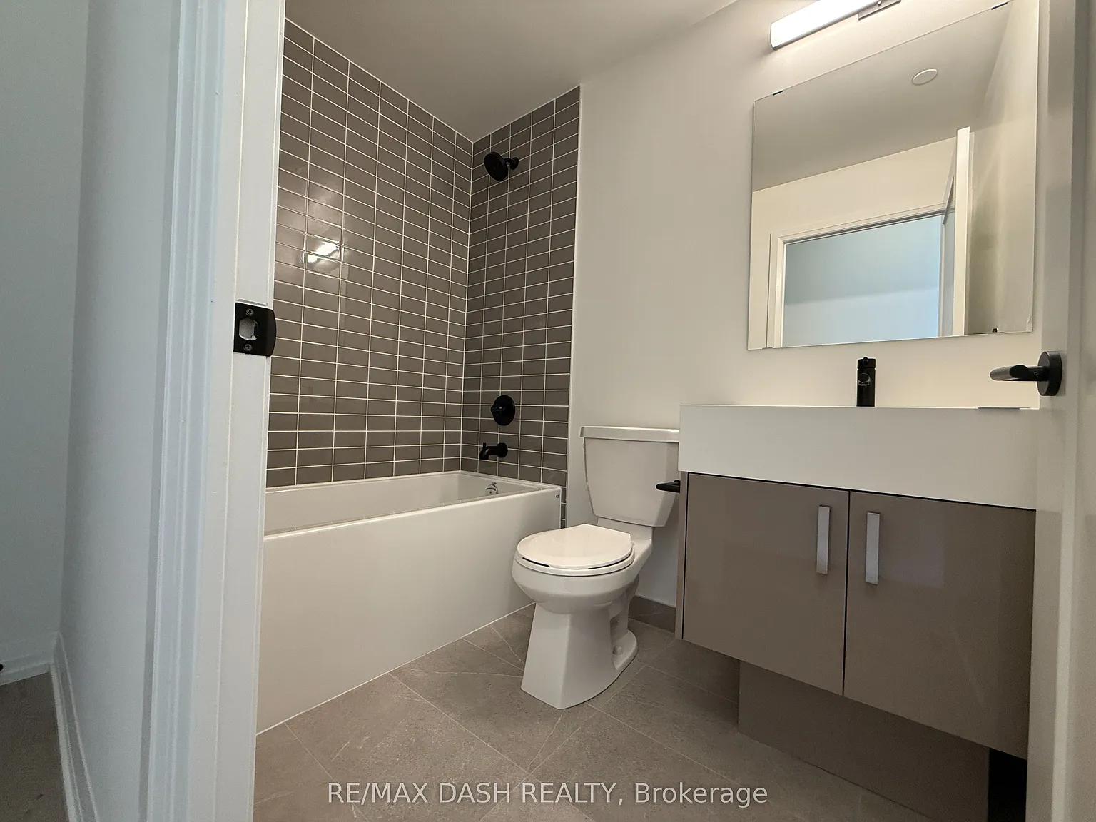 2 bed, $3,240 — Photo 4