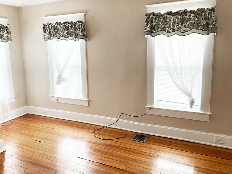 extra large living/bedroom