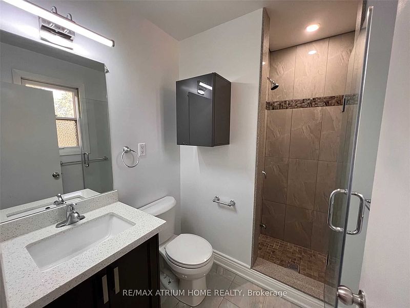 Toronto House for rent - 5 Bedrooms — photo 13