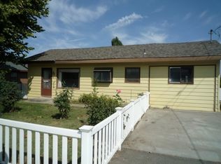 315 N 4th St, Grandview, WA 98930
