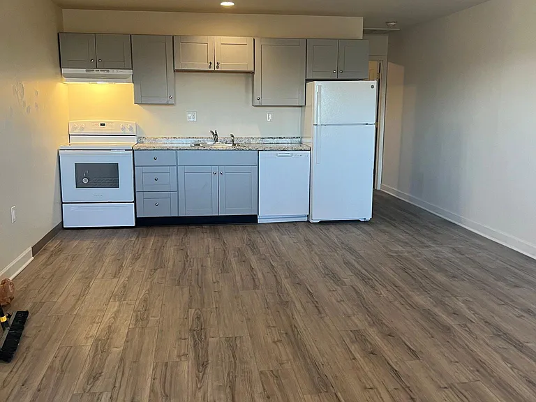 920 N Front St #1 — Photo 1