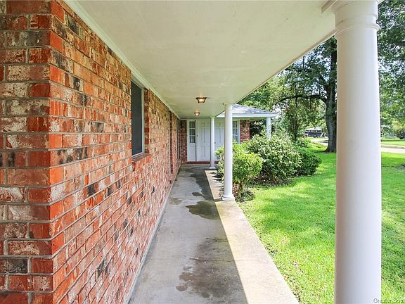 3rd image of 4721 Sale Ln