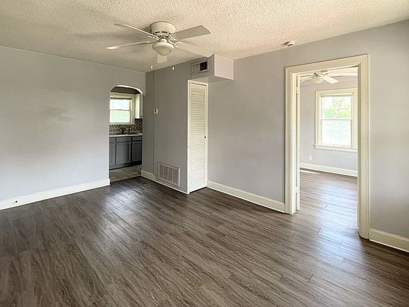 3rd image of 309 E Sherman St #9