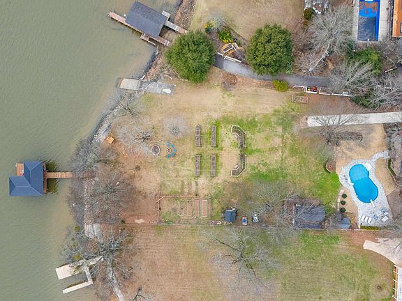 2nd image of 2863 England Rd