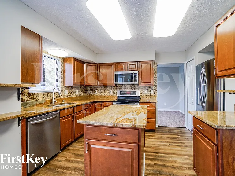 2824 Harnet Ct — Photo 8