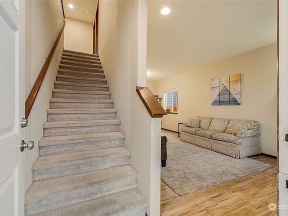 4th image of 11705 55th Avenue NE