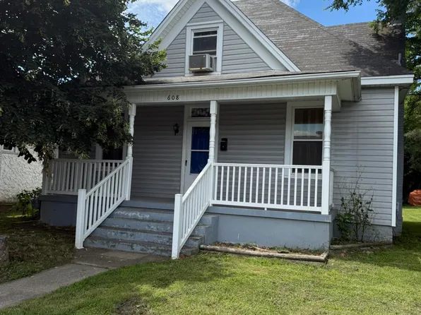 608 W Main St, Covington, VA 24426