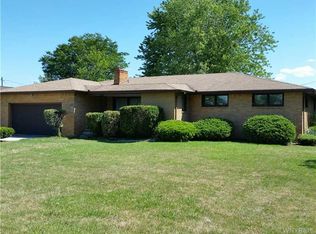 192 W Maplemere Rd, Williamsville, NY 14221