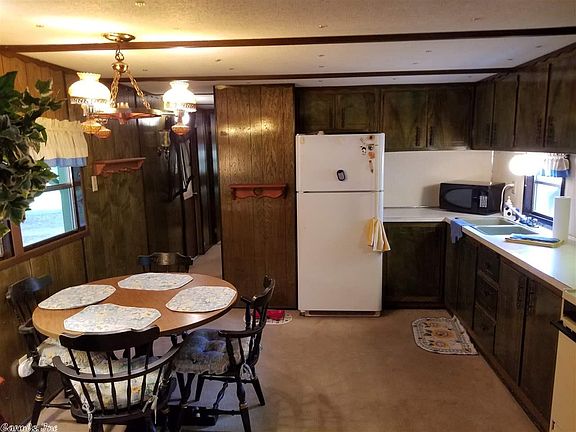 4th image of 85 Elliott Pl