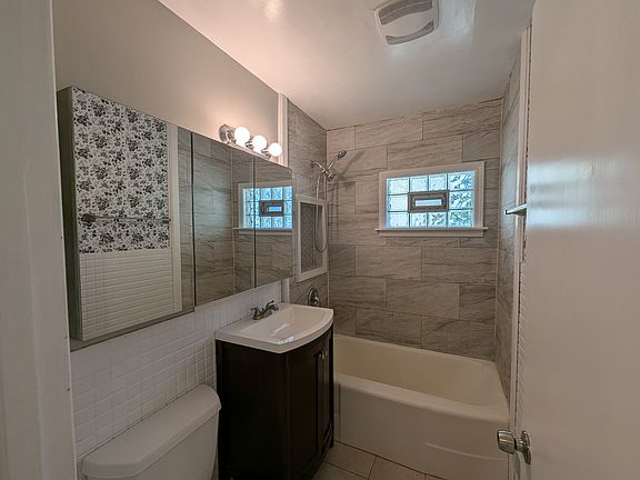 2nd image of 1014 N Douglas Ave