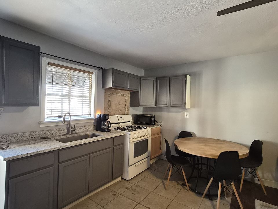 1st image of 15285 S Skaggs Rd #2