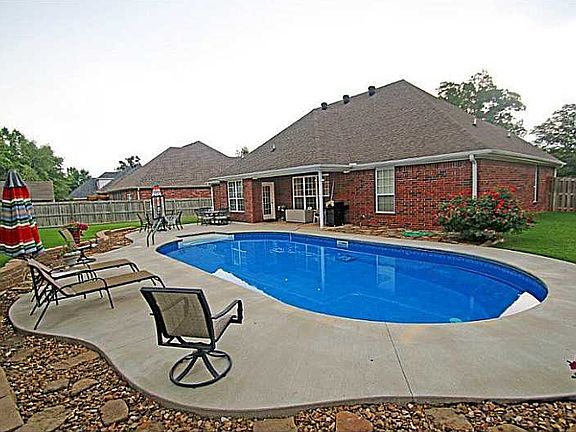 3rd image of 2303 SW Penny Ln