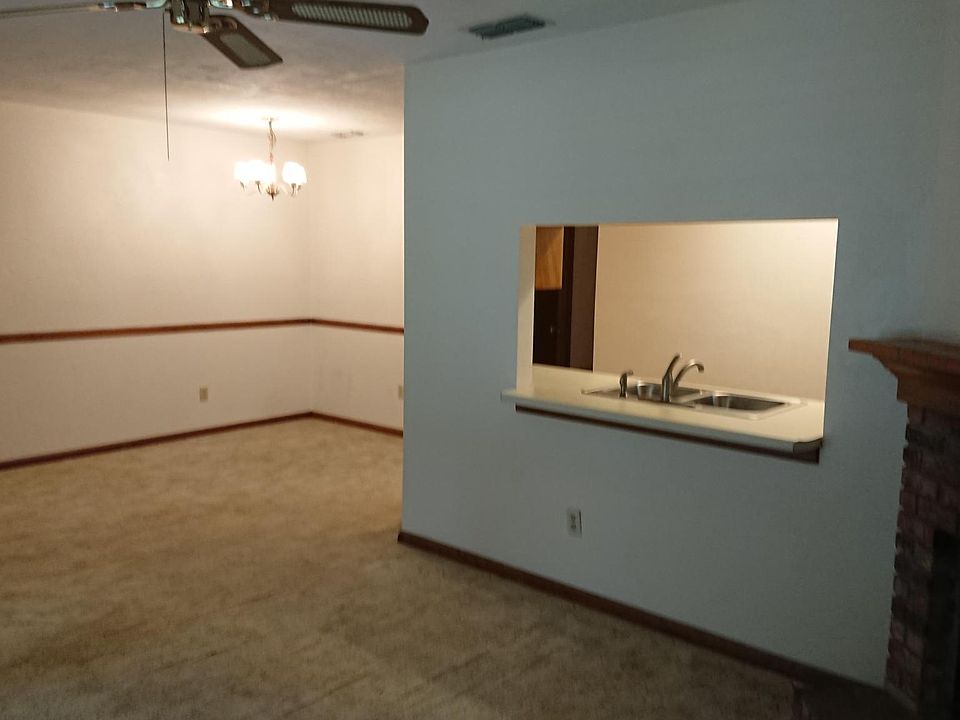 1st image of 174 Parkbrook Cir