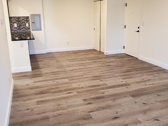 3rd image of 60 Stevens St W #9