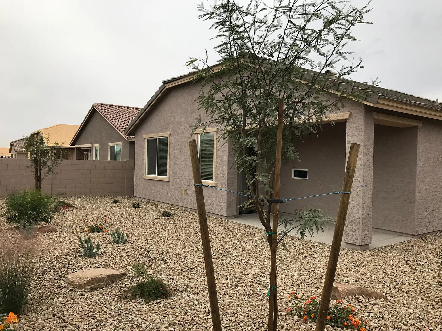 4 bed, 2200 sqft, $2,200 — Photo 4